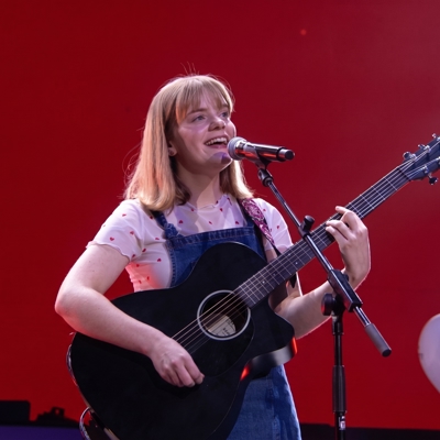 2026 graduate performs at O2 Arena for Peter Kay