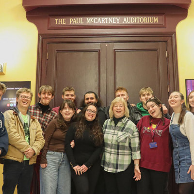 Filmmaking students learn from Big Bang Theory director