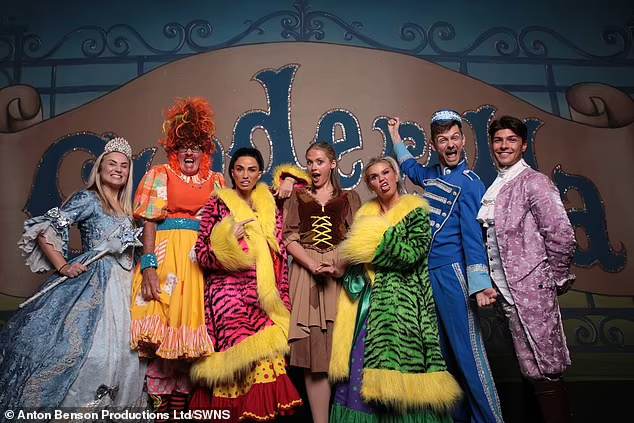 LIPA grads get creative for Christmas